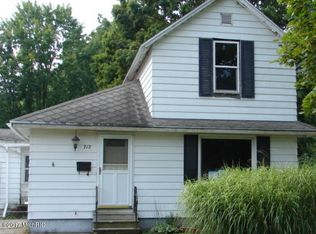 712 E Marshall St, Hastings, MI
