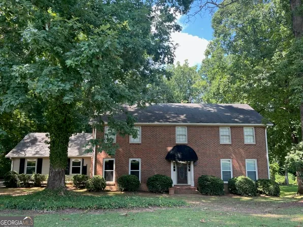 1222 Trahlyta Ter, Morrow, GA 30260