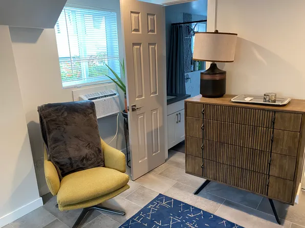 3919 Pili Pl, Honolulu, HI 96816