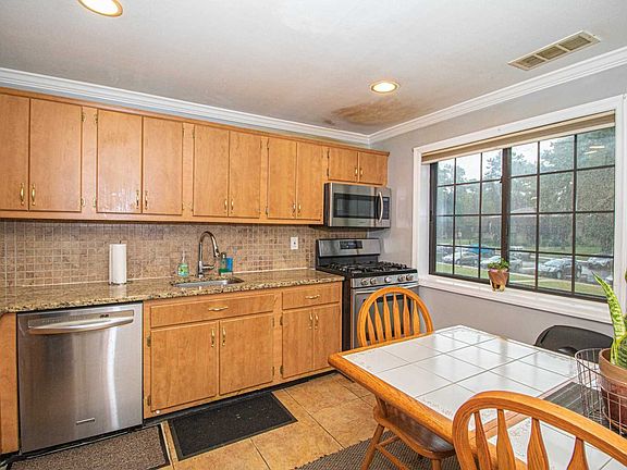 2nd image of 170 Newbrook Ln
