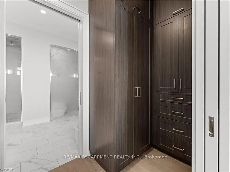 2060 Lakeshore Rd #205 — Photo 16