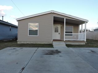 651 1st Ave SE, Dickinson, ND 58601