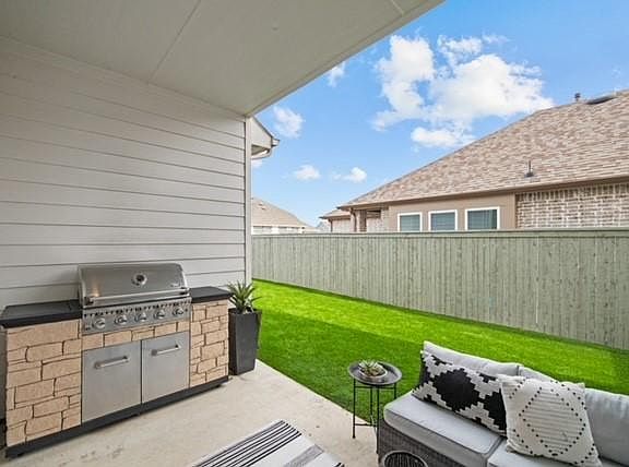 3rd image of 2508 Stella Ln