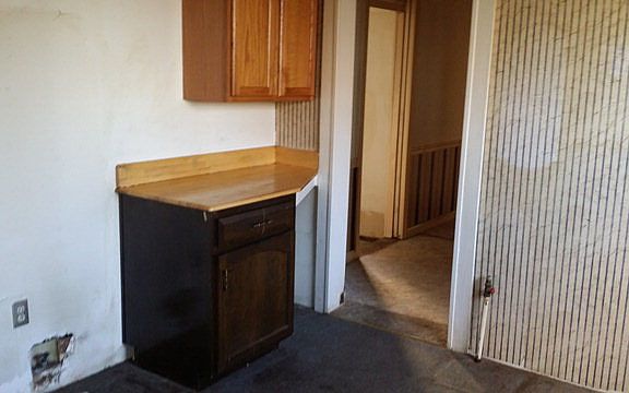 5th image of 828 Moreland St