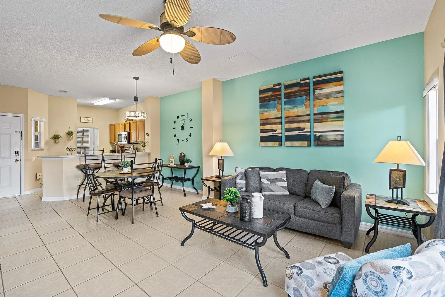 3 bed, 3.0 bath, 1280 sqft, $2,477 — Photo 2