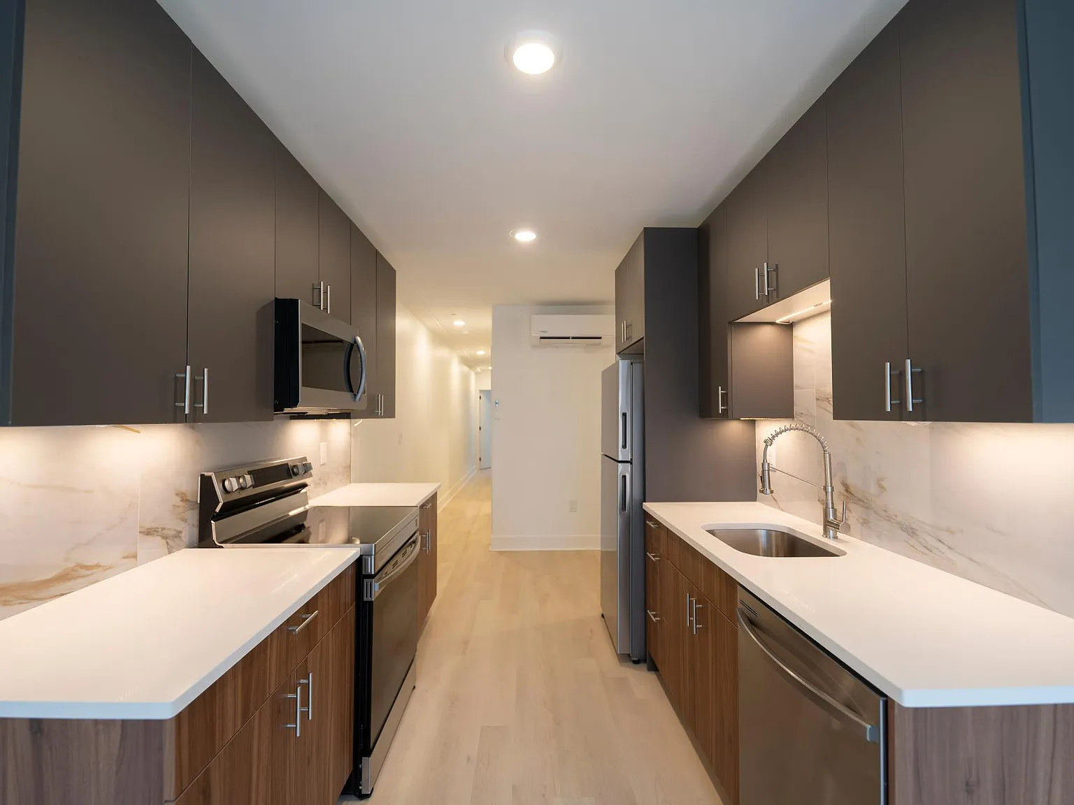 2 bed, 700 sqft, $1,550 — Photo 4