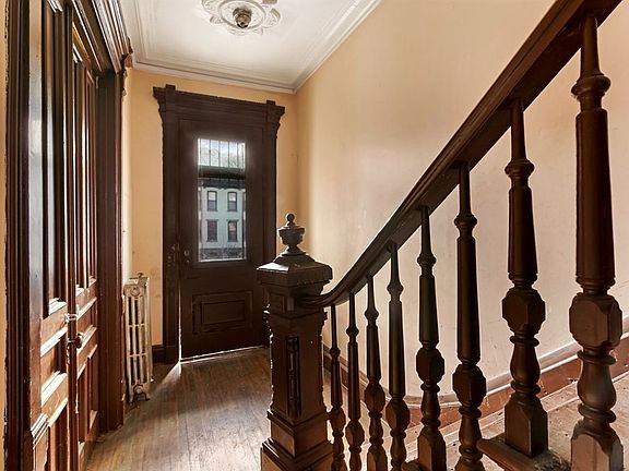 4th image of 319 Quincy St