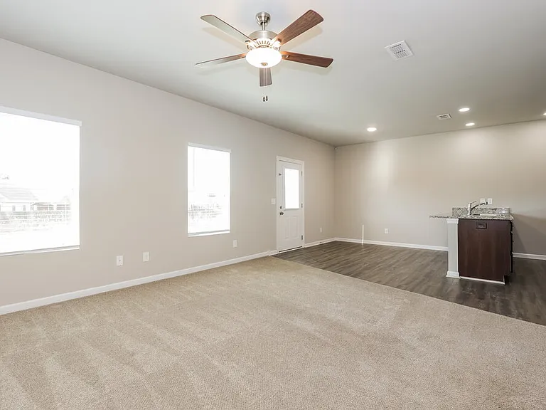 2228 Lismore Dr — Photo 5