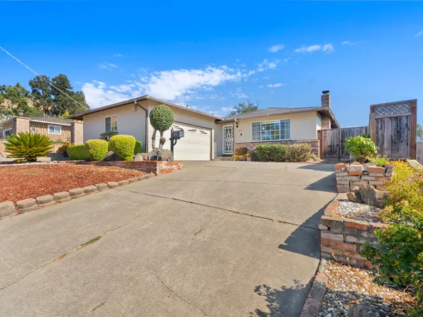 677 Fairway St, Hayward, CA 94544