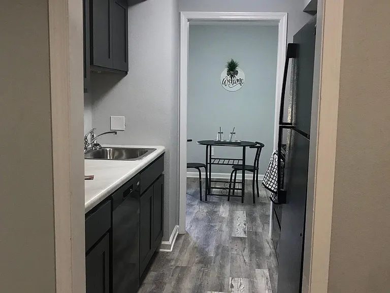 Cedarbrook Apartments — Photo 9