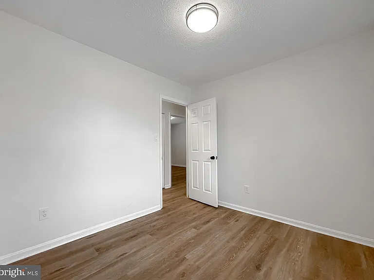2094 Chapelside Ct — Photo 30