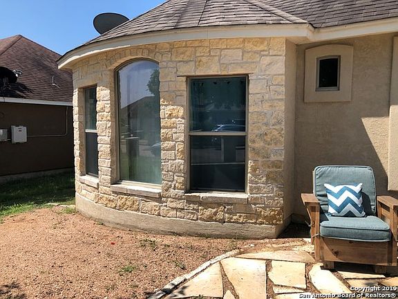 4th image of 2334 Sean St