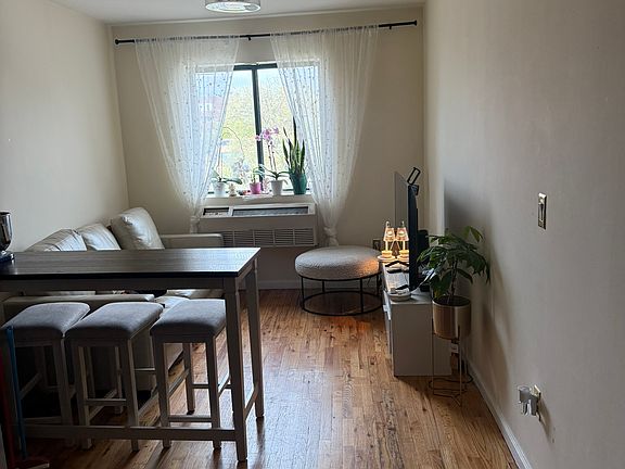 5th image of 8423 Lander St APT 4RR