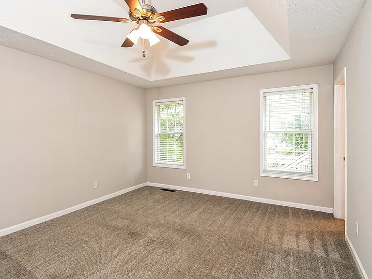 3042 Lexington Ave — Photo 10