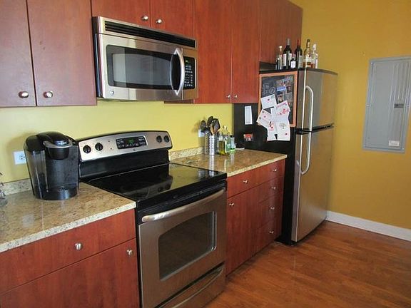3rd image of 565 W Quincy St Unit 1607