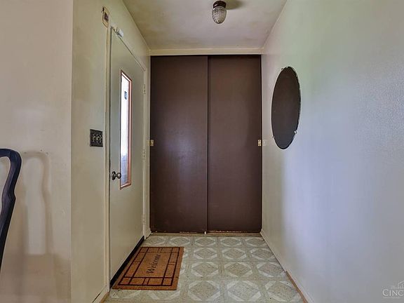 3rd image of 2048 Sevenhills Dr