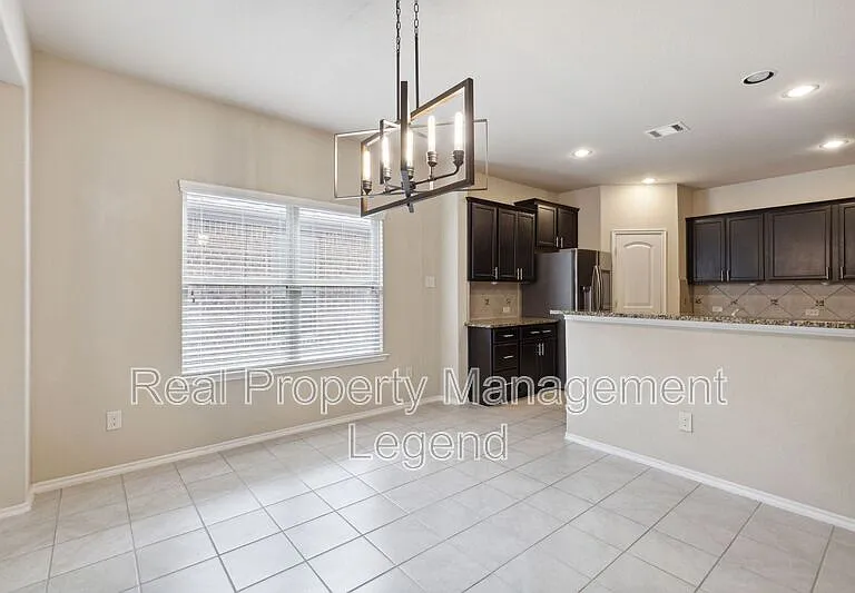 812 Gray Fox Dr — Photo 7