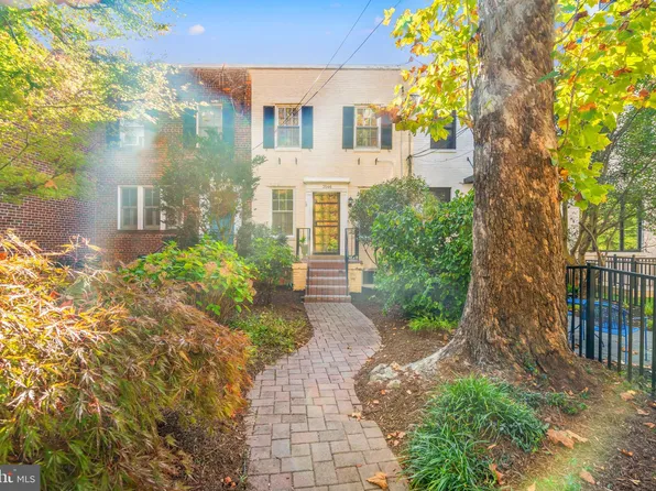 3546 Whitehaven Pkwy NW, Washington, DC 20007