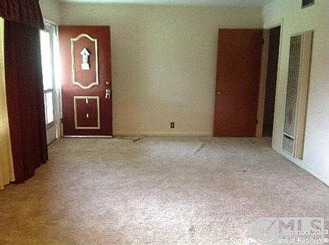 3rd image of 4702 Seabreeze Dr
