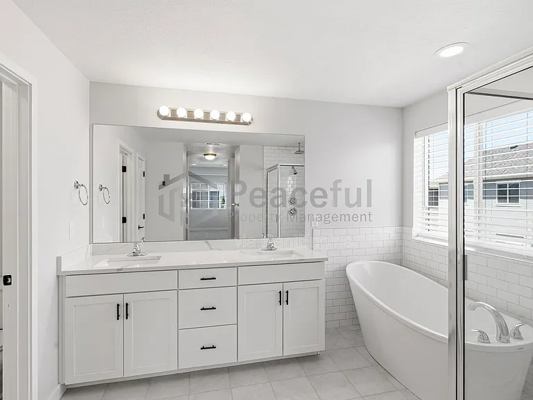 2102 W 3250 S — Photo 8