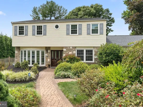 122 Hollyhock Dr, Lafayette Hill, PA 19444