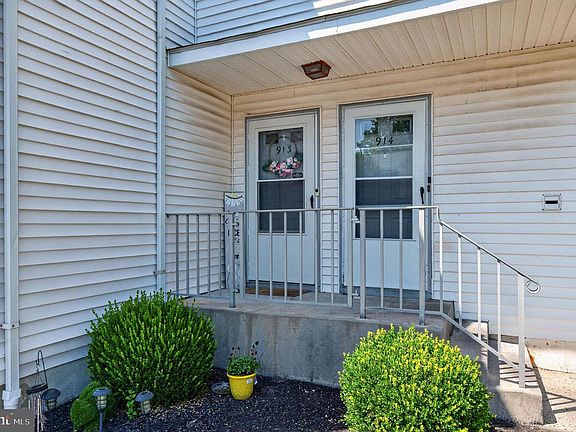 2nd image of 913 Woodchip Rd