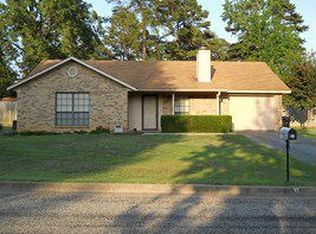 32 Buena Vista Dr, Marshall, TX 75670