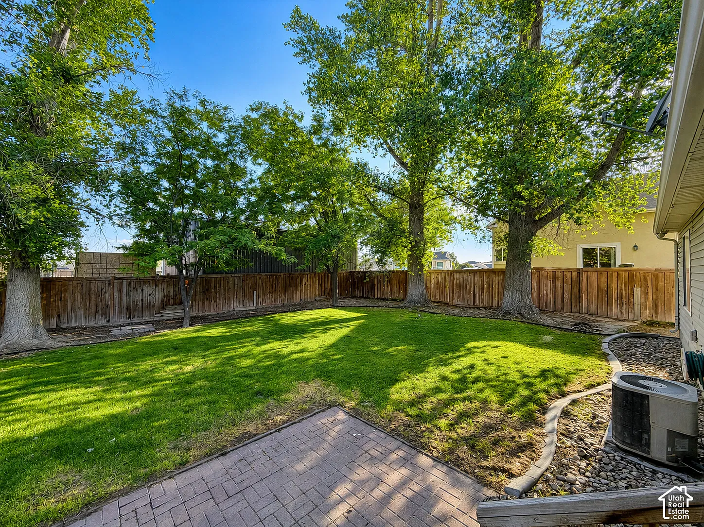 3 bed, 1261 sqft, $2,000 — Photo 3