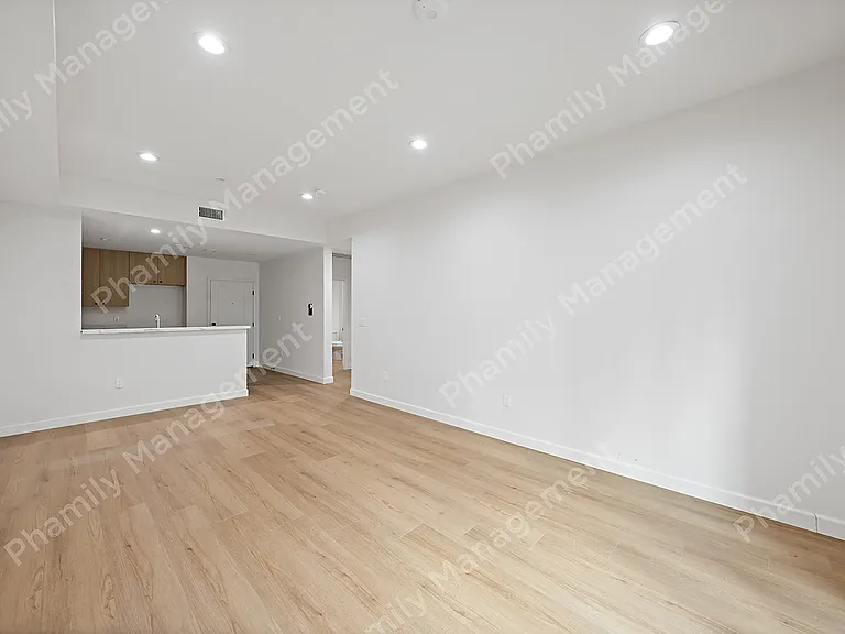 15861 Main St #217 — Photo 9