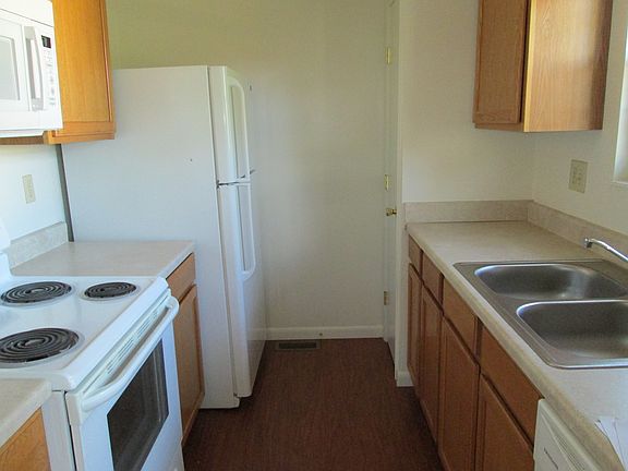 2nd image of 447 Heather Ridge Dr
