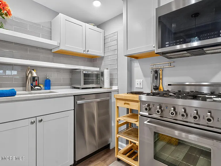 124 Broadway #1/2 — Photo 9