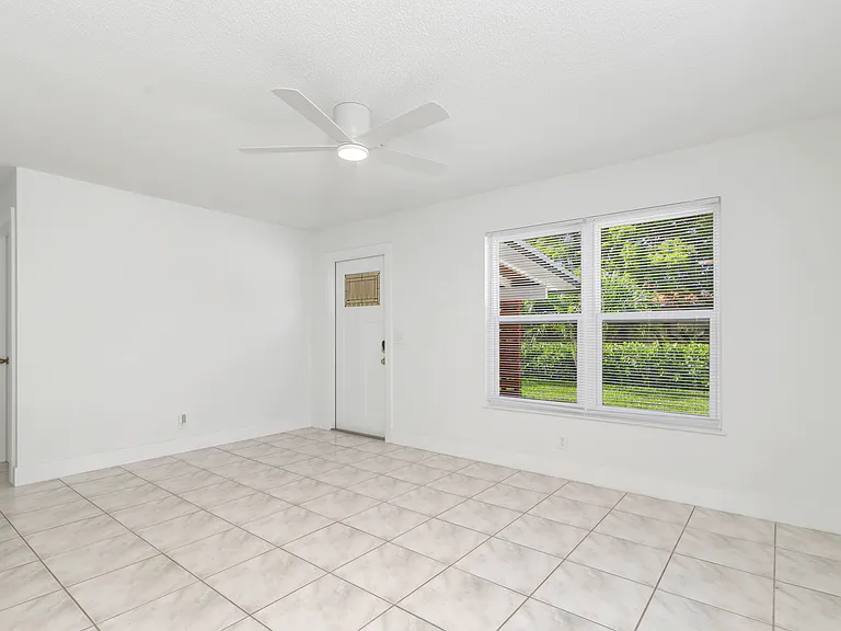 411 Summa St — Photo 12