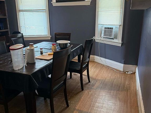 4th image of 3817 Saint Lawrence Ave