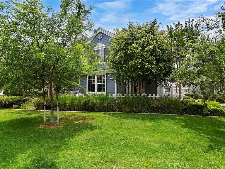 15 Wildflower Pl — Photo 22