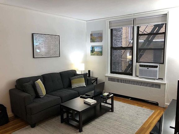 4th image of 107 University Pl #1EC