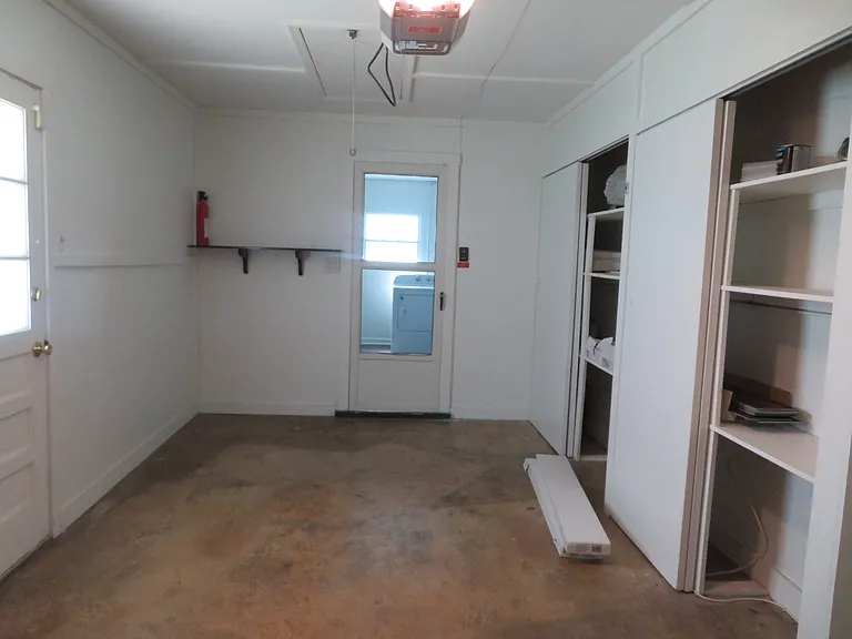 7895 Pavilion Dr — Photo 26