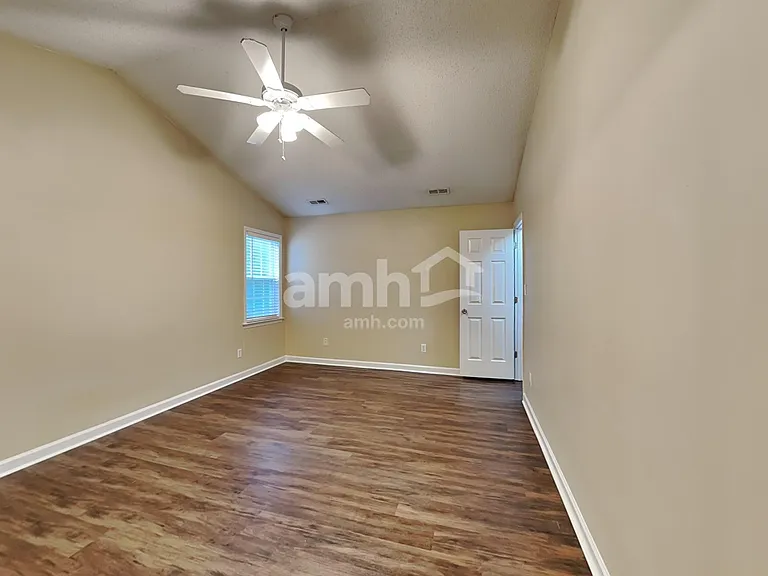 506 Westminster Dr — Photo 9
