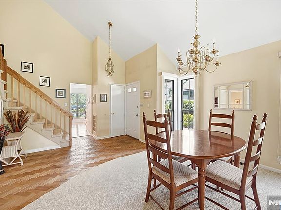 3rd image of 107 Suleski Ct