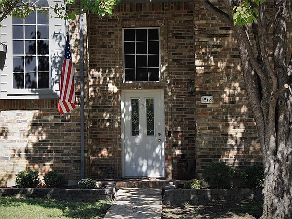 2nd image of 973 Little Den Dr