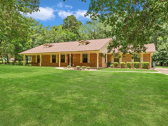 3rd image of 361 Forest Ln