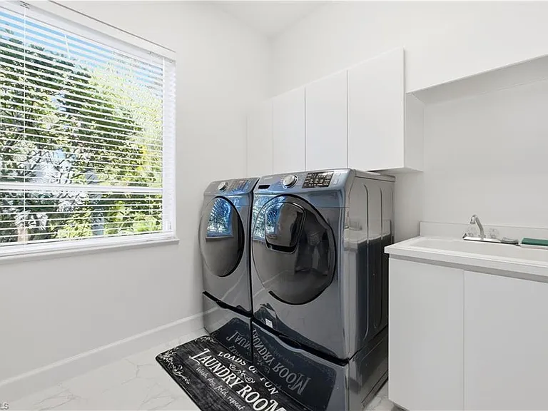 27231 Lakeway Ct — Photo 35