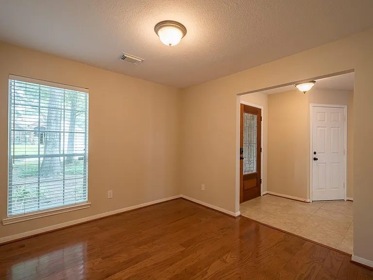 16015 Lausanne Dr — Photo 19