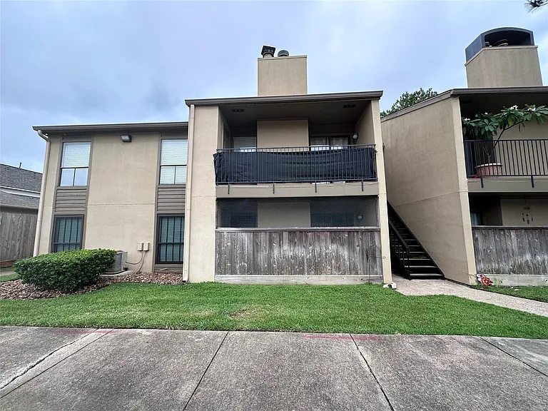 3300 Pebblebrook Dr #104 — Photo 2