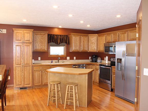 5th image of 668 Joanie Ln