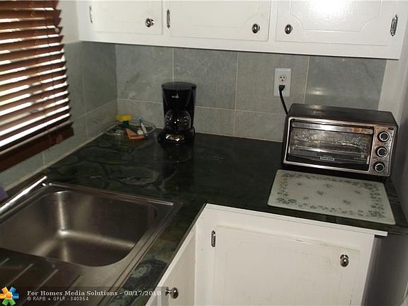 5th image of 9081 Sunrise Lakes Blvd APT 201