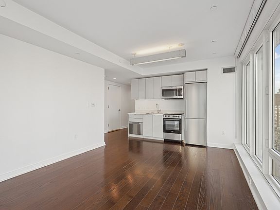 5th image of 400 W 113th St APT 701