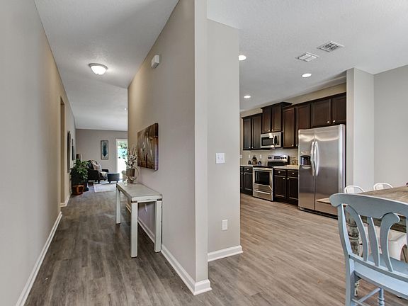 3rd image of 3551 Bowden Cir E