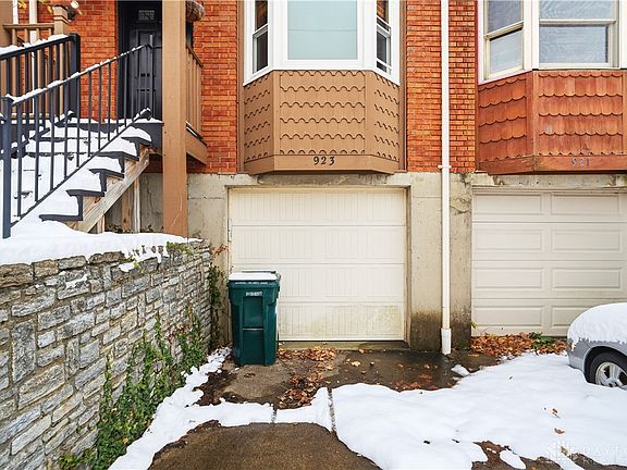 3rd image of 923 Nassau St