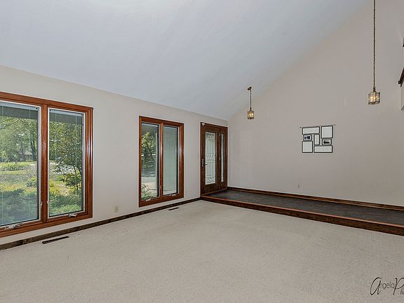 2nd image of 7426 Saddle Creek Trl
