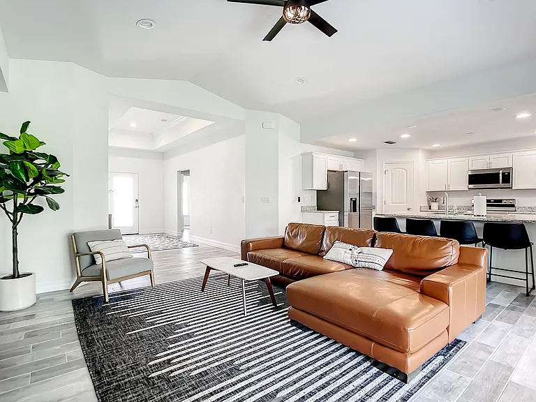 14120 Banos Ave — Photo 8